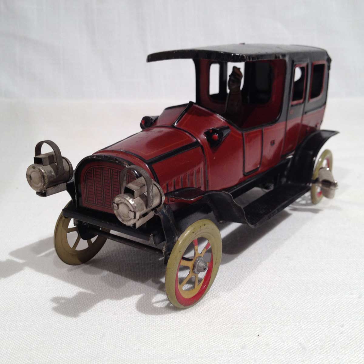 German Tin Windup Toy Saloon Car